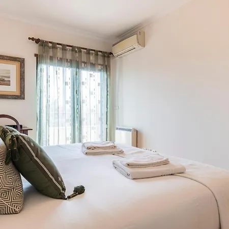 Fancy W/metro At Doorstep By Lovelystay Лиссабон