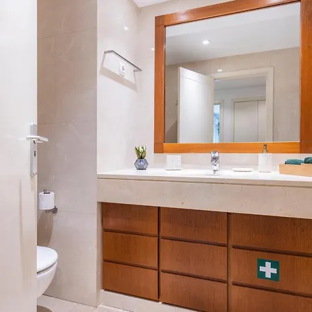 Fancy W/metro At Doorstep By Lovelystay *