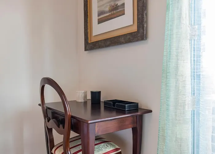 Appartement Fancy W/metro At Doorstep By Lovelystay
