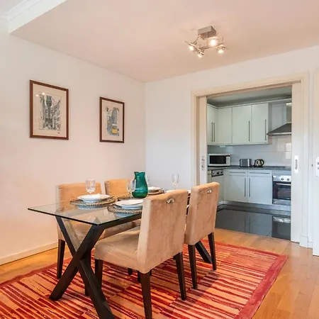 Apartment Fancy W/metro At Doorstep By Lovelystay Lisbon